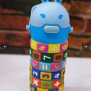 Kids math drinking cup w/locking lid